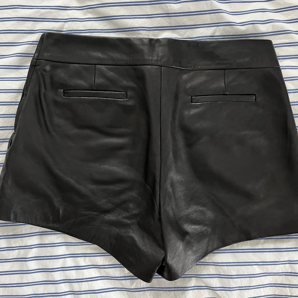 Sèzane Harlow Shorts in Black Leather - Picture 2 of 5